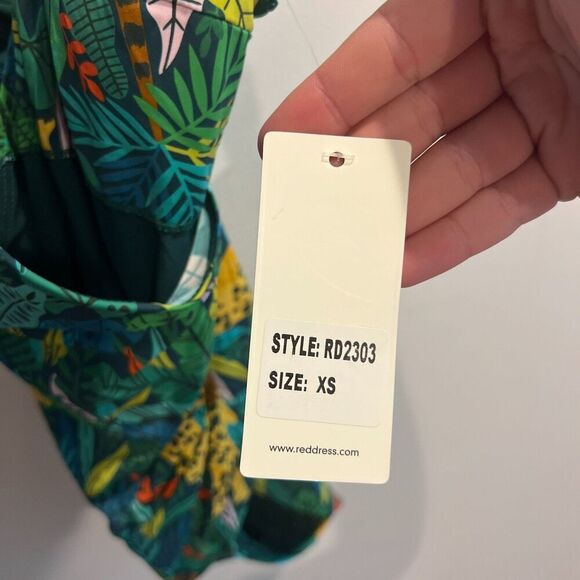 Palms Away By Red Dress Women Green One Piece Swimsuit XS Island Oasis Print NWT - Picture 6 of 10